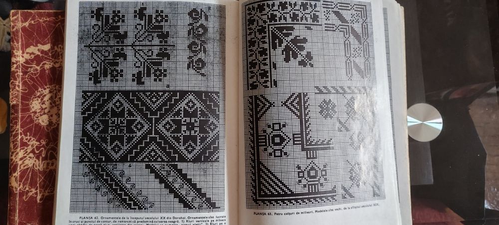 O superba carte de cusaturi populare