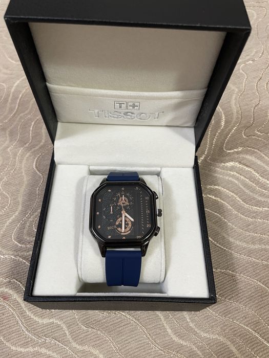 Часы Rick Watch продаются.