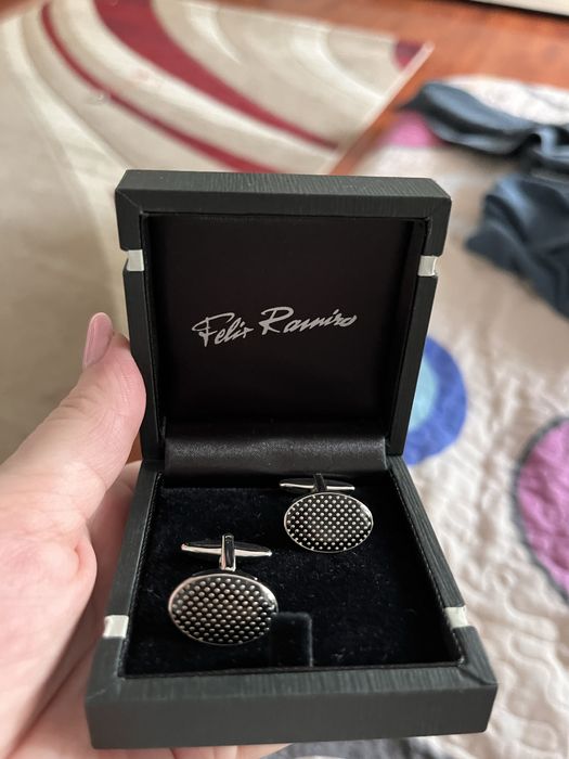 Butoni camasa Felix Ramiro