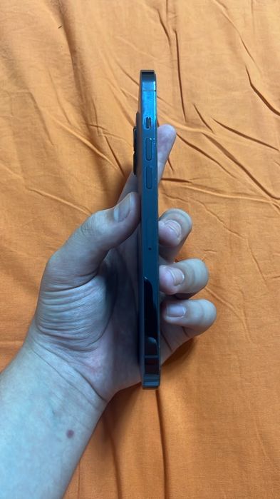 Продаю iPhone 12 PRO MAX 256gb
