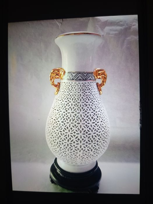 Vază porțelan filigran