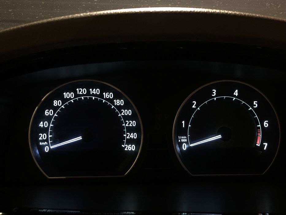 Schimbare leduri/lumini/becuri bord/ceasuri auto