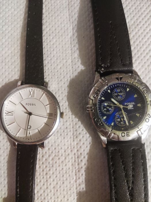 Vând 2 ceasuri Fossil