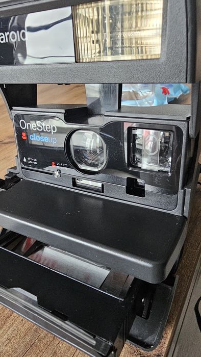 Polaroid onestep close-up
