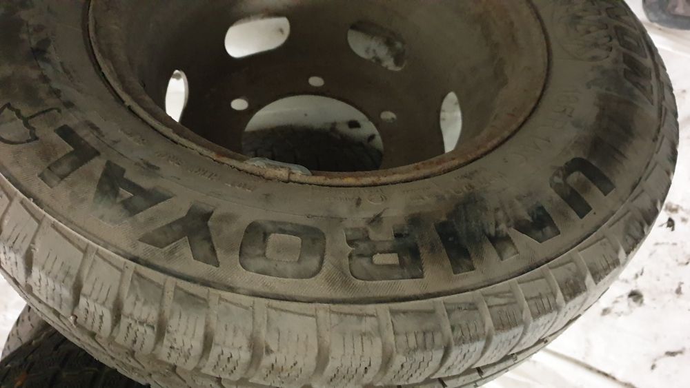 Джанта с гума 185 14 С унироял