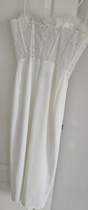 Офицялна рокля за поводи