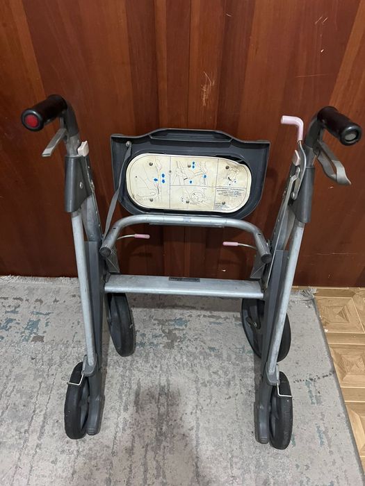 Ходунок для взрослых ролатор