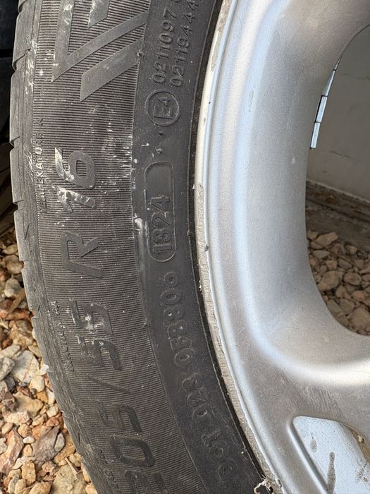 Джанти VW с летни гуми в добро състояние