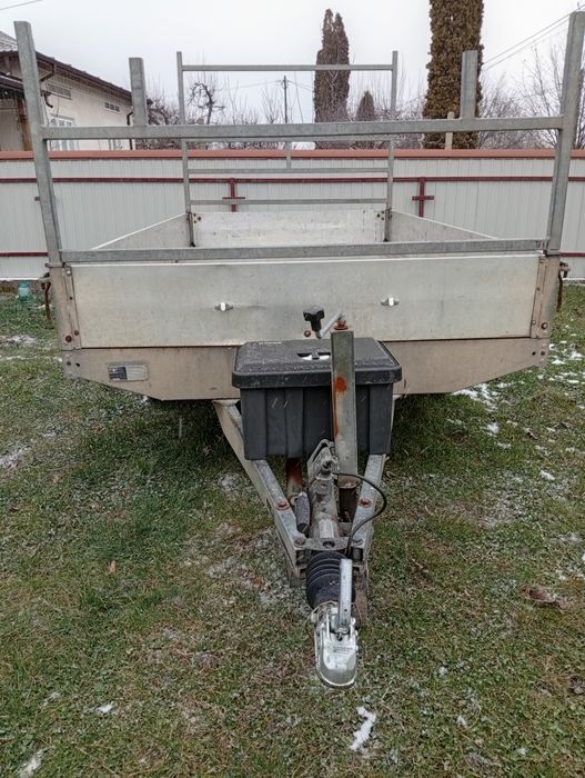 Remorca cu 2 axe
