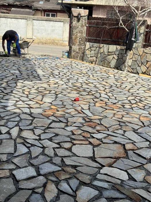 piatra naturala de munte si montaj