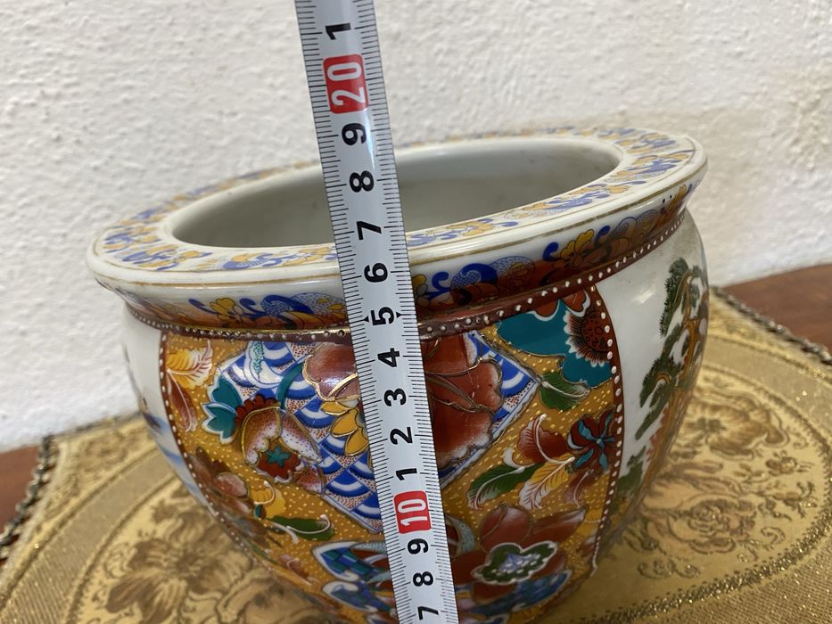 Китайска порцеланова кашпа с маркировка