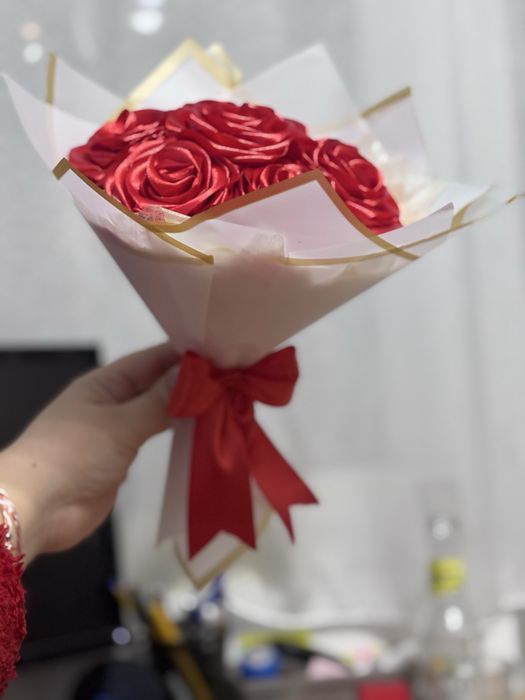 Buchet de flori din satin