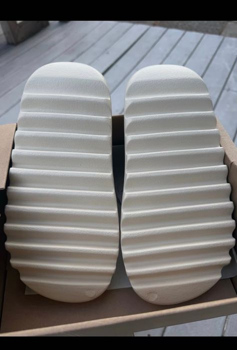 Adidas Yeezy Slides Bone
