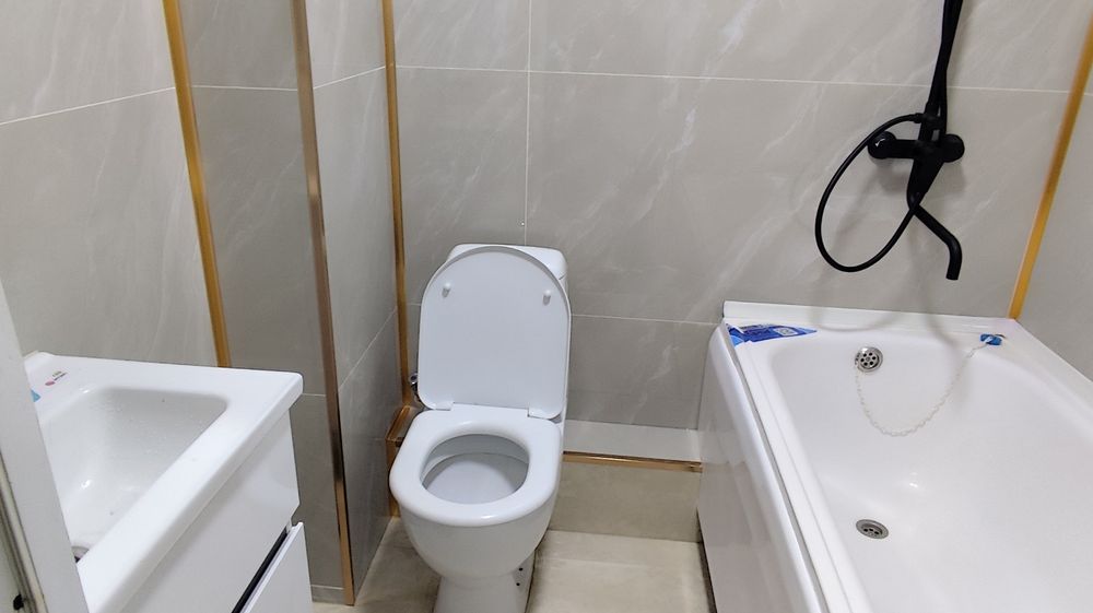 Жахон тиллар институти ва Фарход обзор якинида кв ижарага берилади