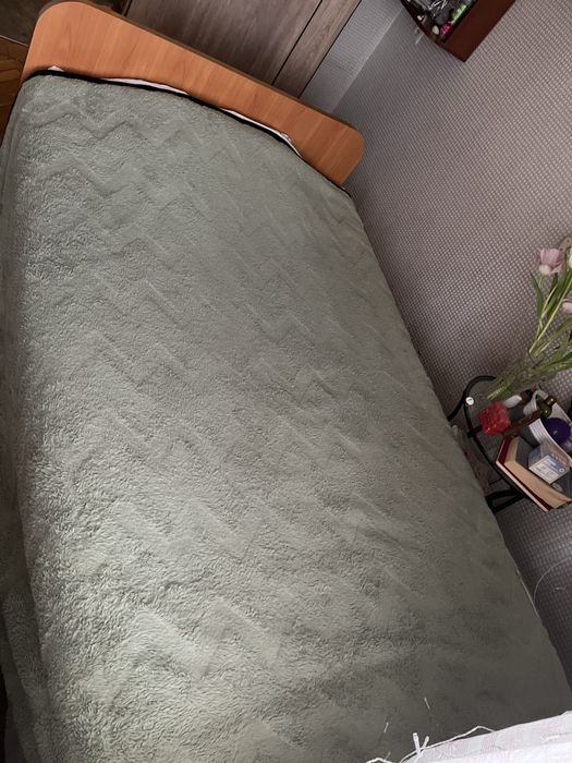 Продам б/у кровать 120 * 200