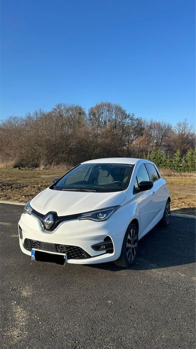 Inchiriez masina Renault Zoe 2021 impecabila ,52 kw , prima inchiriere