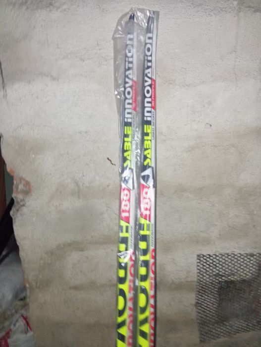 Лыжи, сәлем, ботинки в комплекте