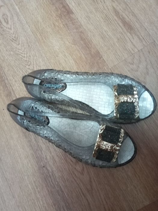 СРОЧНО!!! Обувь для девочки подростка 36-38 размер