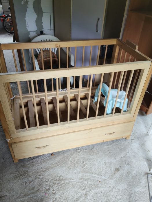 Pătuț din lemn bebe