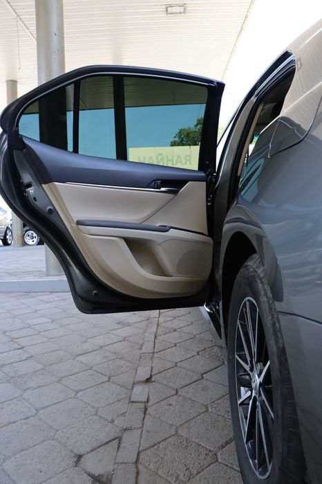 Toyota Camry 75 (2023)