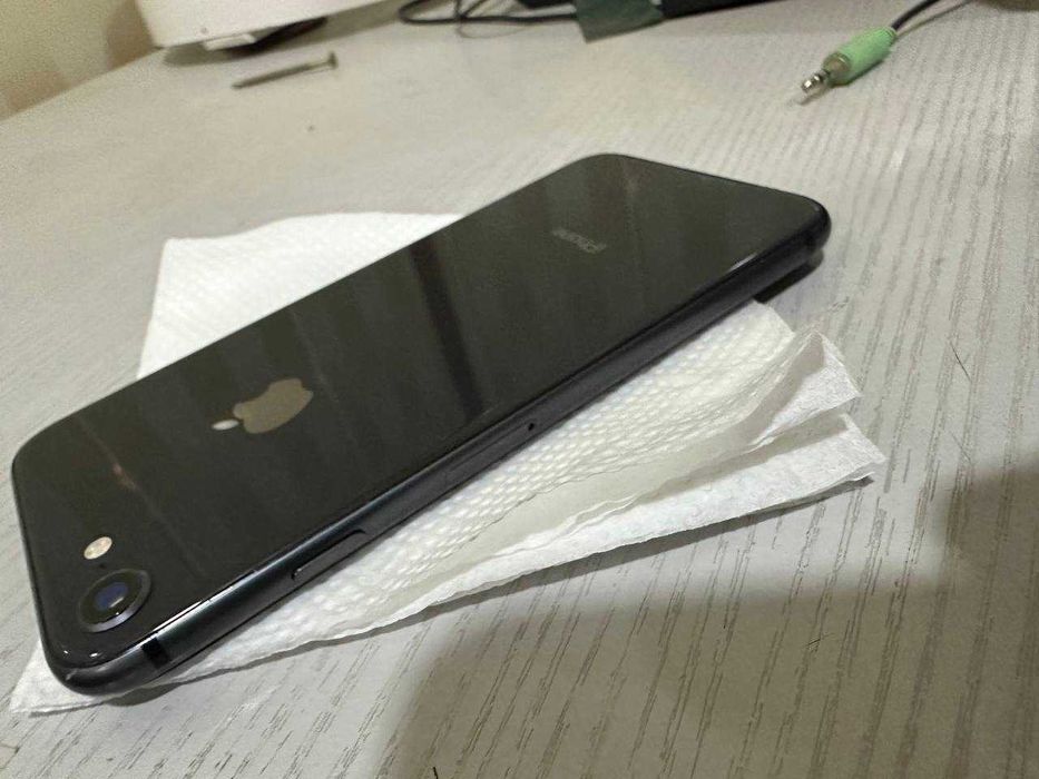 iPhone 8 Holati: 100%  Zo'r