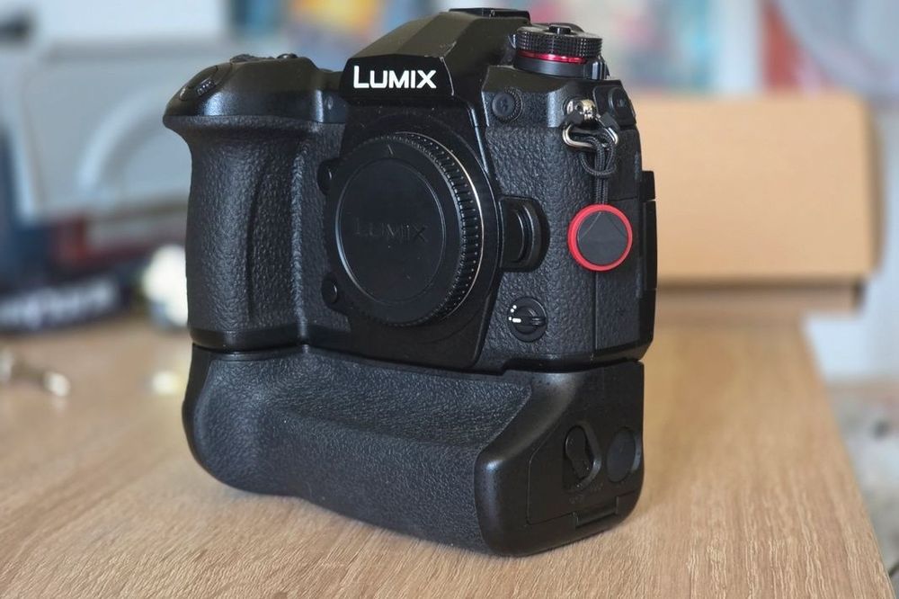 Lumix G9 + battery grip / като нов 4к кадъра