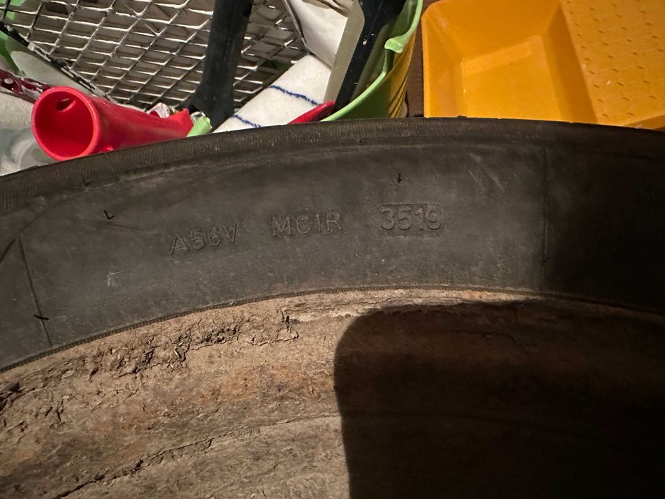 4бр. зимни гуми с метални джанти 215/65R16