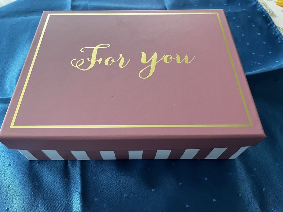 Декоративен комплект от инокс – пепелник и поднос с релефен борд