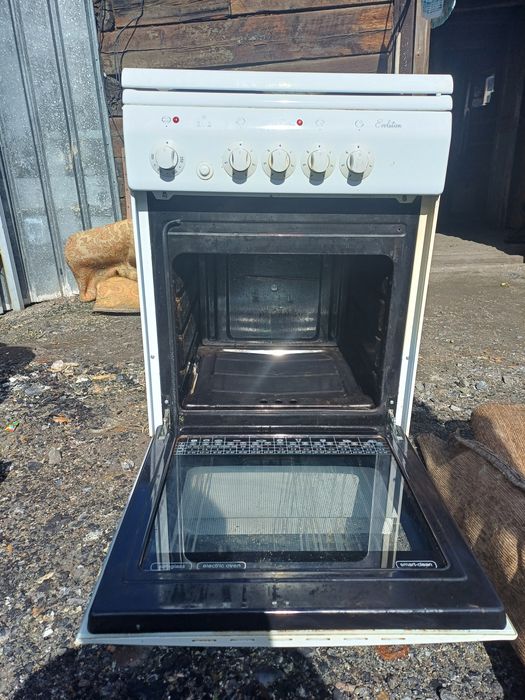 Продам электро плиту