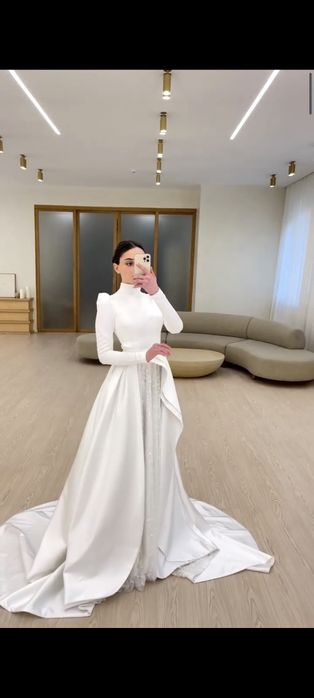 Свадебные платье  800