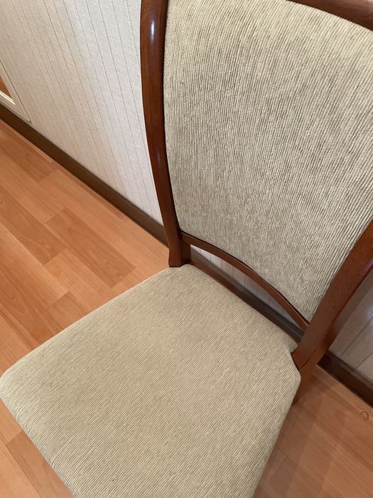 продам гостевой стол со стульями