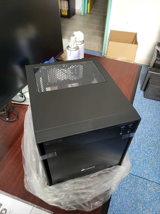 Carcasa PC Obsedian series 250D Mini ITX