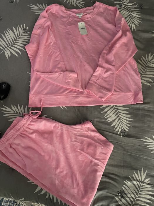 Костюм женский новый