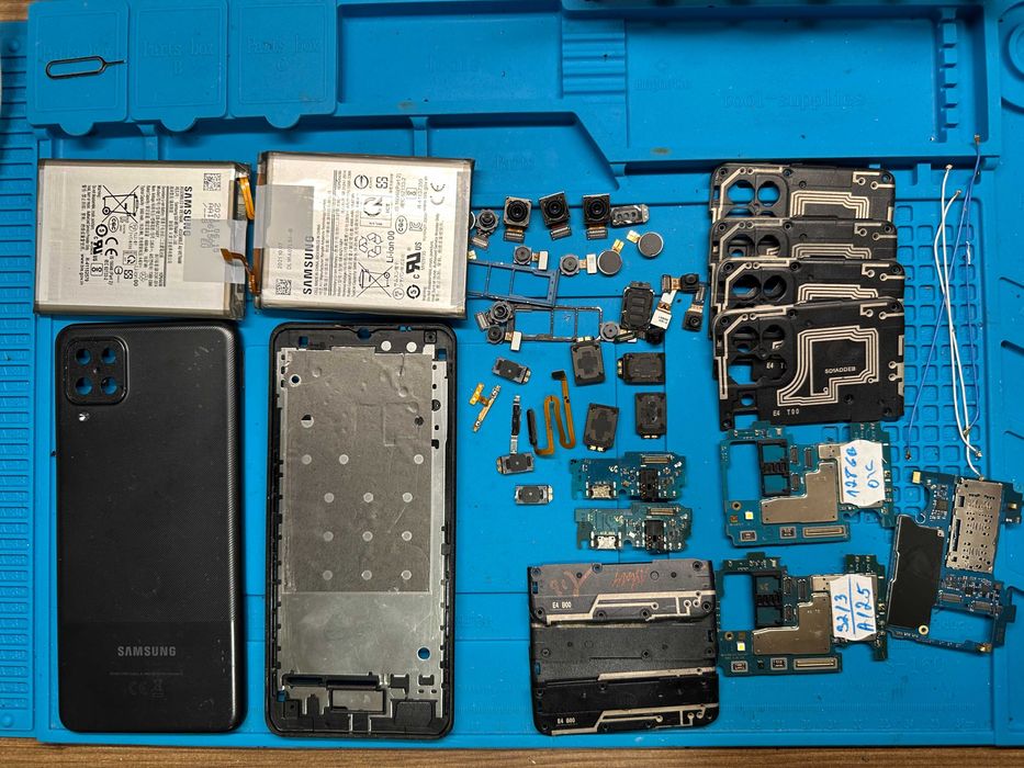 Резервни части за Samsung Galaxy A12