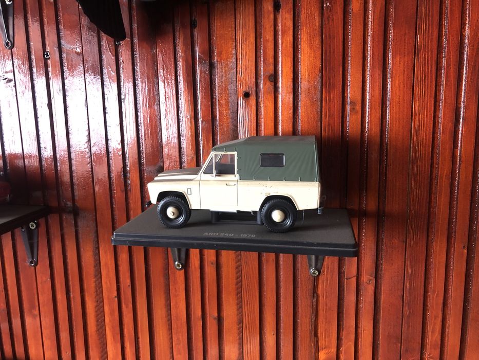 Macheta Aro 240 scara 1/8