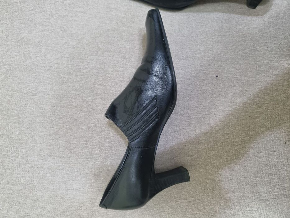 Чистая кожа, СКИДКУ сделаю, ношеная 39 размера