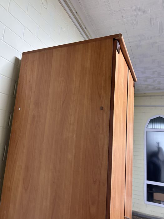 Шкаф платяной (орех)