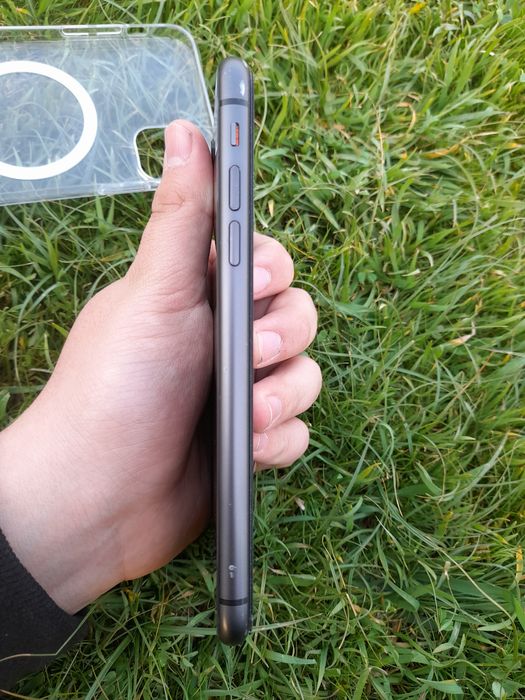 IPhone 11 64 gb  ideal