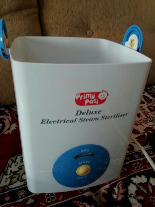 Sterilizator electric cu aburi