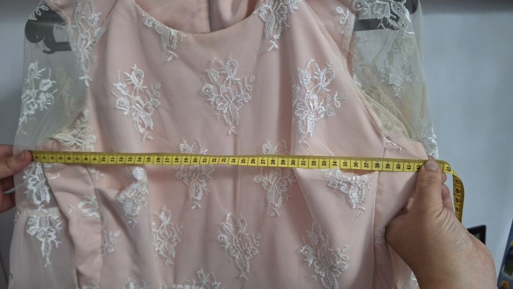 Rochie elegantă  din dantela
