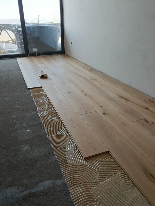 Montaj parchet laminat , stratificat,SPC,LVT,masiv – rapid și profesionist
