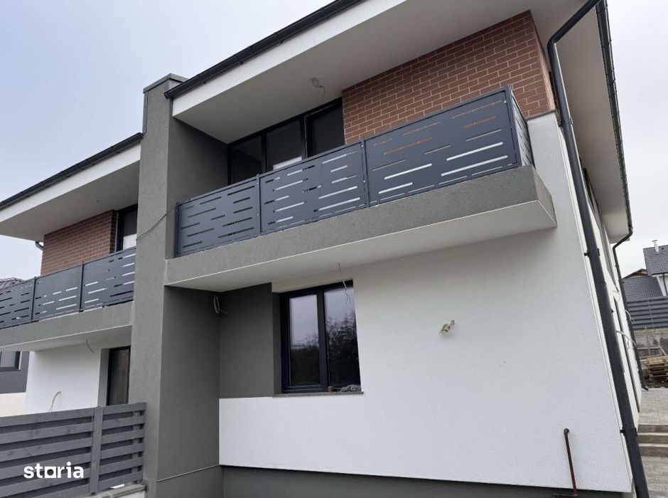 Duplex 4 Cam, Su 120 Mp, 2 Balcoane In Dezmir