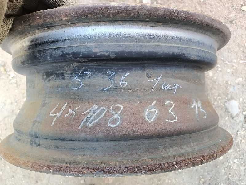 Продам ОДИН оригинальный металлический диск на Ford