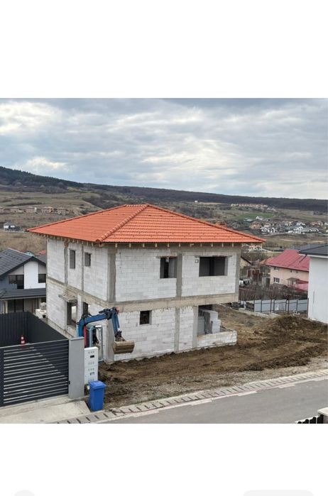 Casa individuală S+P+E suprafață (47+72+72 mp utili) teren 550mp