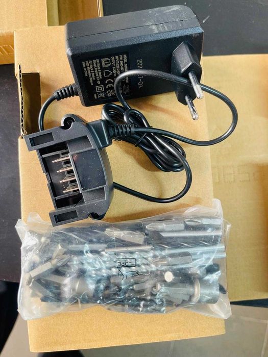 Filetanta Black+Decker BDCDC18BAFC-QW 18V + accesorii si geanta