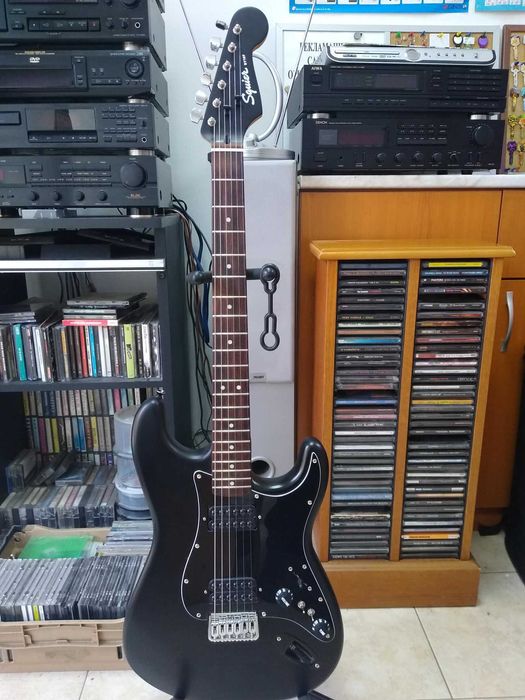Squier Stratocaster Custom