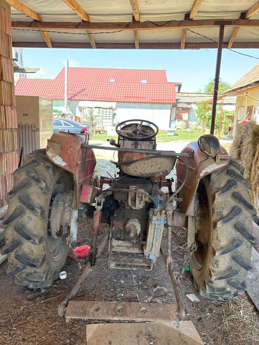 vand tractor universal 445
