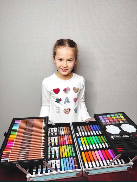 Набор для рисования и творчества в чемоданчике юного художника 145 прд