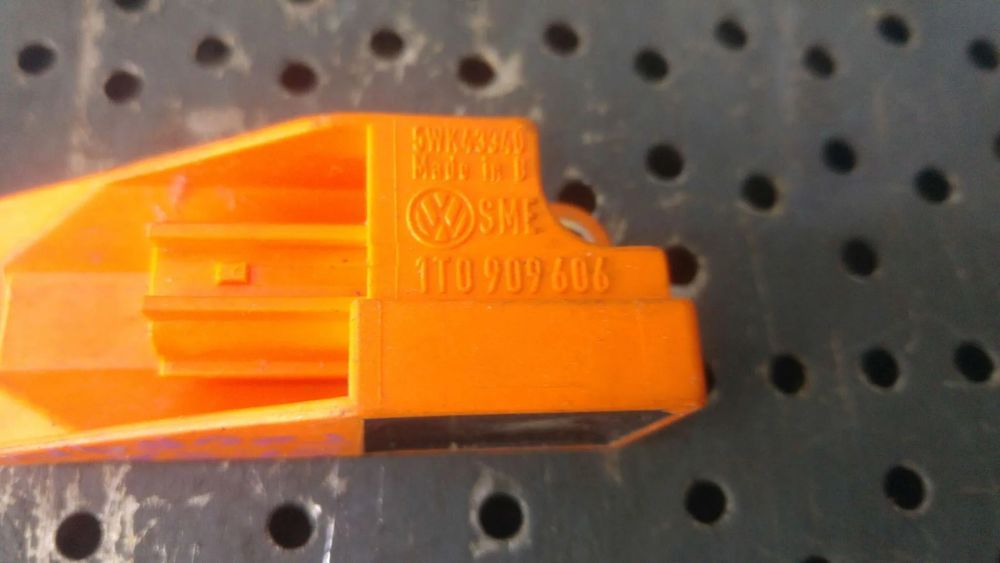 Senzor impact vw touran 1t 1t0909606