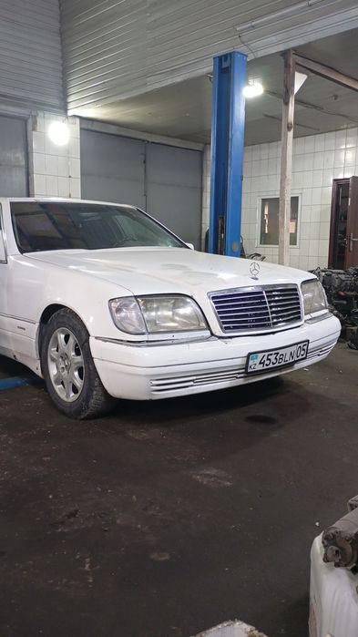 Авто Мерседес 140